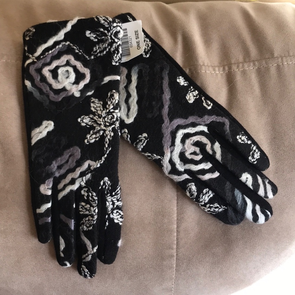 Never worn gloves